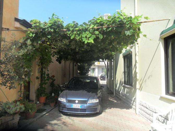 Albergo Villa-Brandi --- Pensione Completa --- เบลลาเรีย-อีเจอา มารีนา ภายนอก รูปภาพ